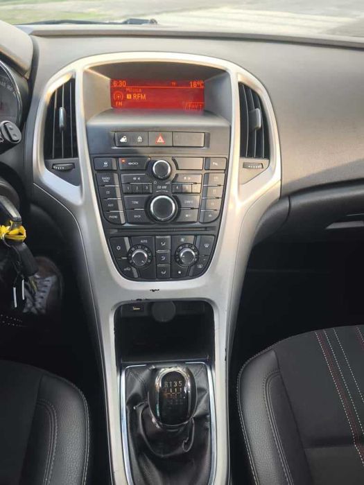 Opel Astra J Sport Tourer  1.7 CDTI
