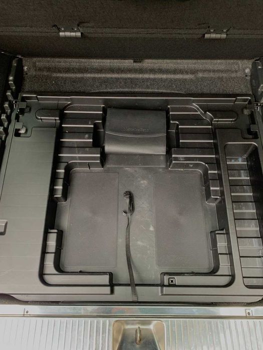 Mercedes Benz E350 повний привід 2011 рік