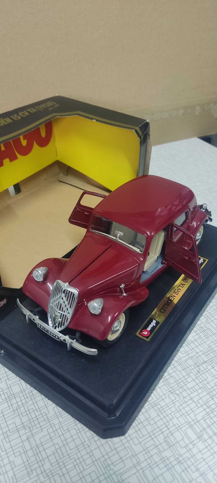 Carro CITRÖEN 15CV TA.1938 -Escala 1/24 -burago.