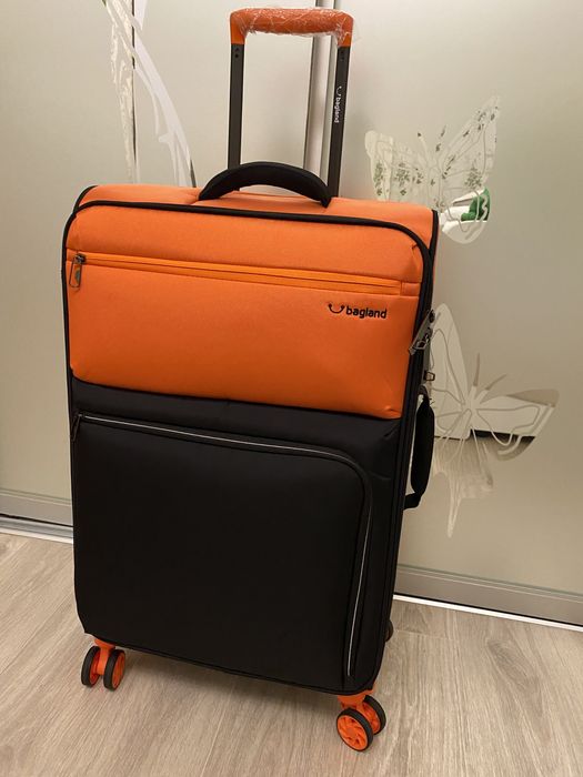 Эффектный чемодан Bagland, средний 57 л, на колесах