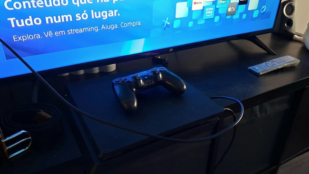 Ps4 slim 1TB comando
