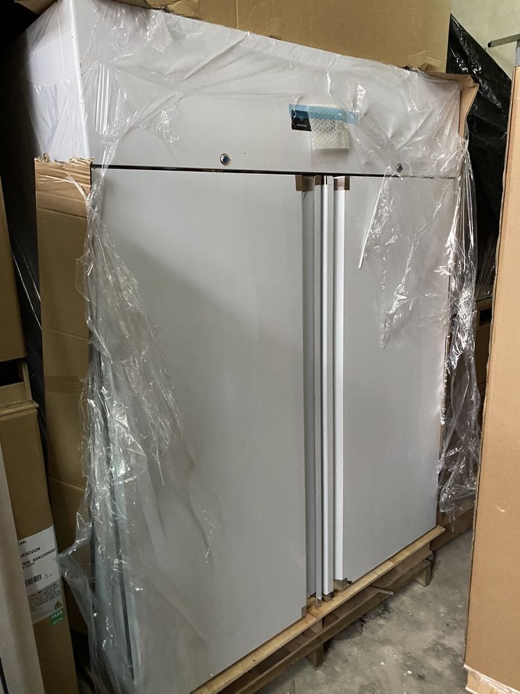 Шафа холодильна шкаф холодильник Hurakan 650Л HKN-GX650TN