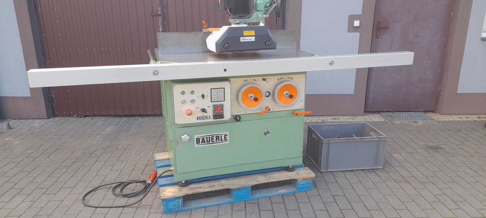 Frezarka dolnowrzecionowa BAUERLE sfm-200 regulowana do kąta