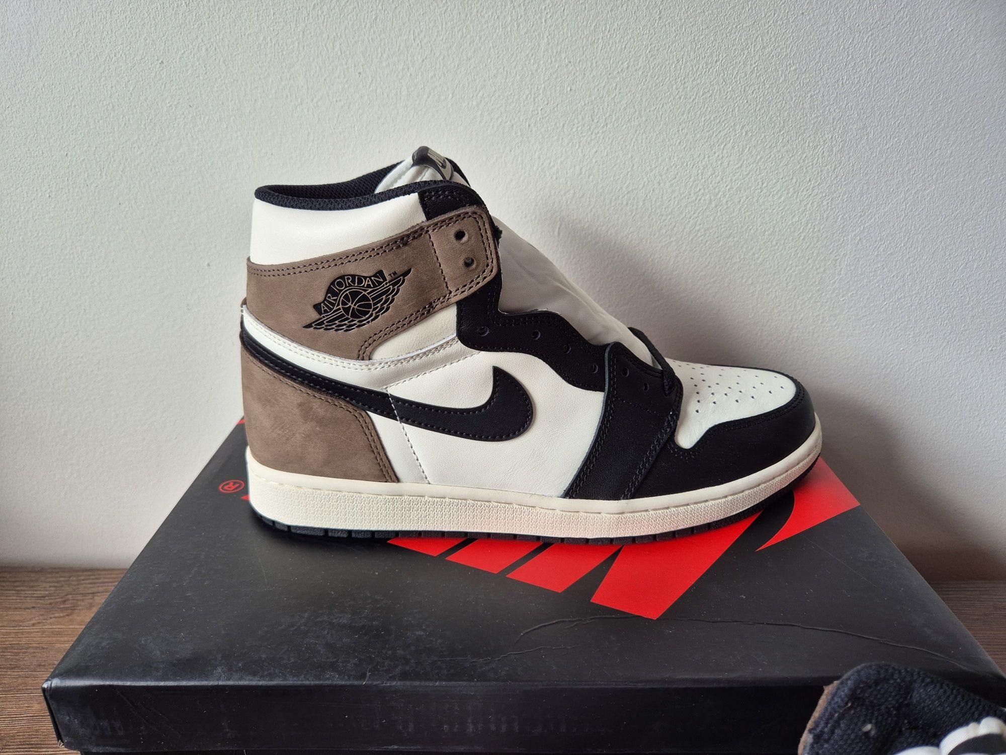 Jordan 1 High OG Dark Moka