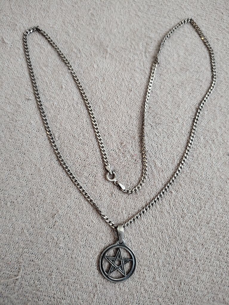 Pentagram z łańcuszkiem srebro ag925