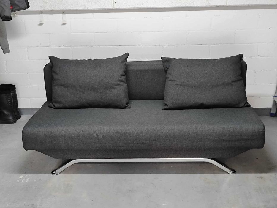 Łóżko rozkładane z funkcją do spania .