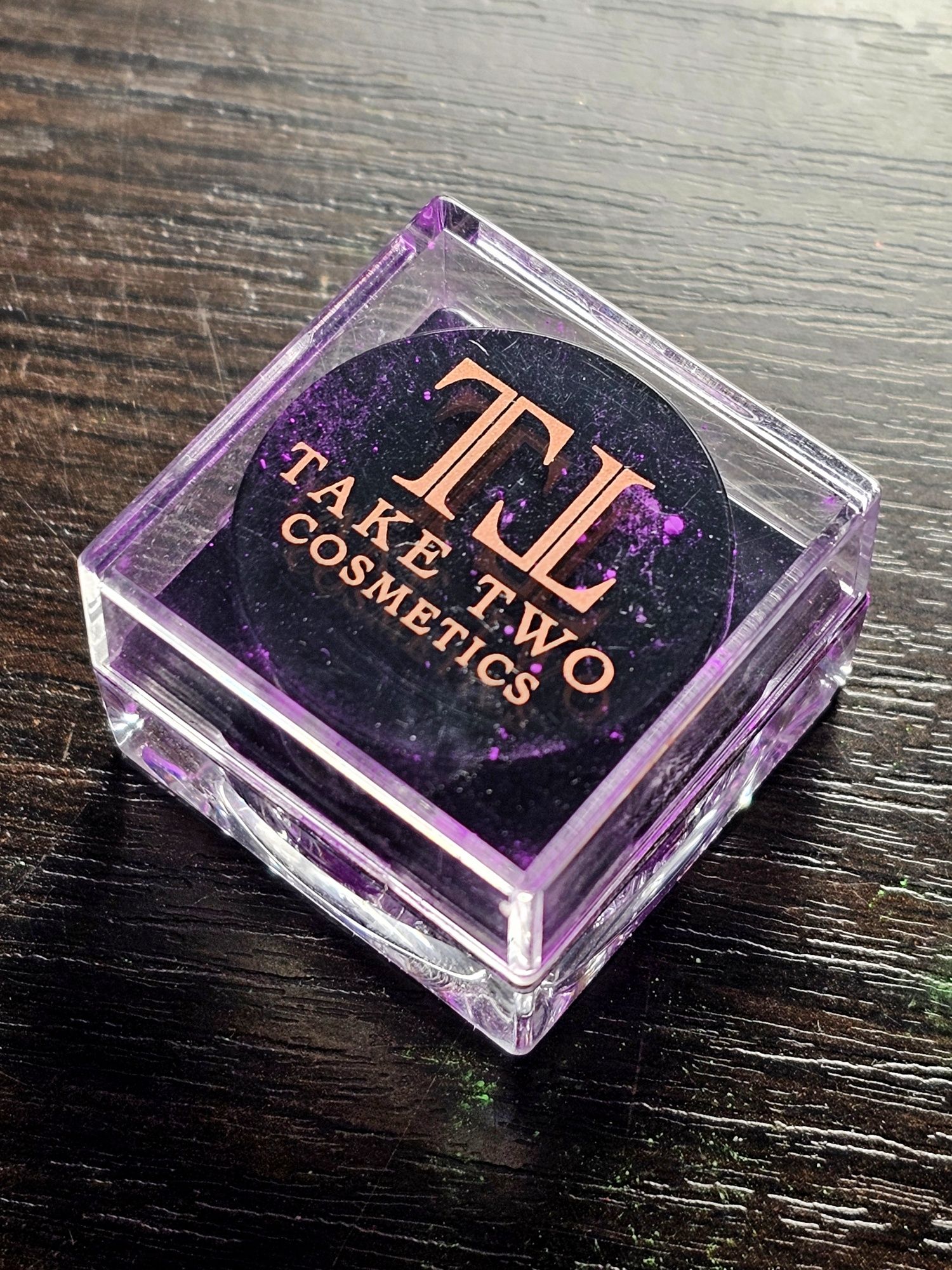 Take Two - Neon Pigment UV.  Cień do oczu fioletowy