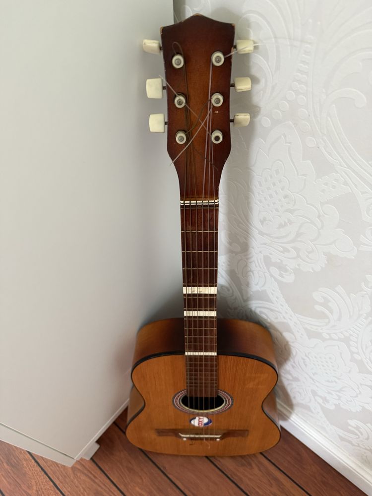 Piękna klasyczna gitara Akustyczna Polskiej firmy Defil