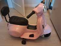 Motorek elektryczny SUN BABY Scooter Vespa Różowy