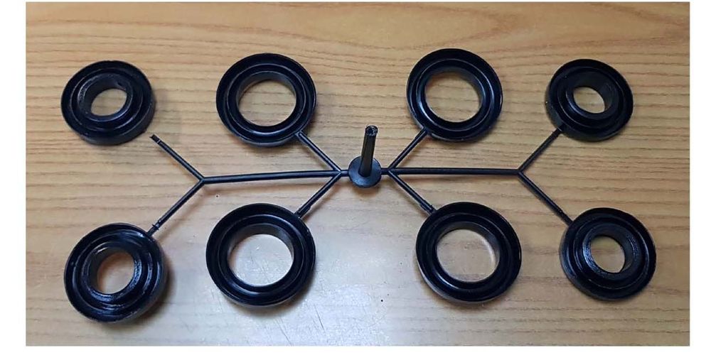 Послуги лиття пластикових виробiв на прес-формах