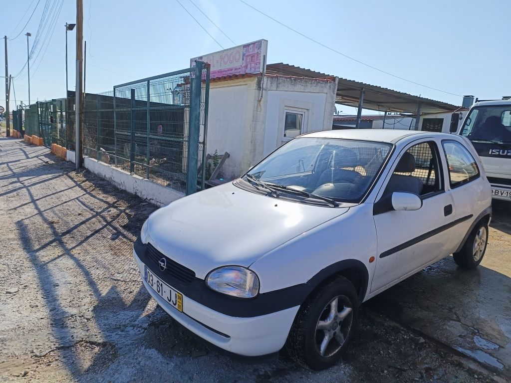 Opel corsa em excelentes condições motor Isuzu 1.7 apenas 210.000km