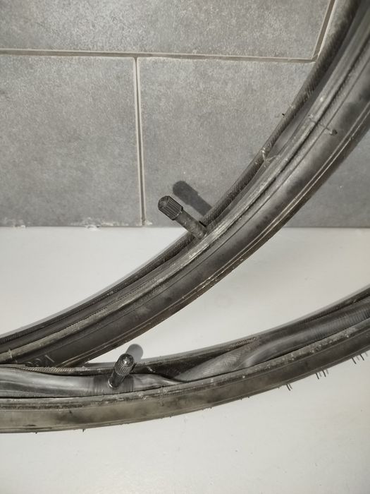 Pneus de estrada (26×1,25) + câmeras de ar para bicicleta