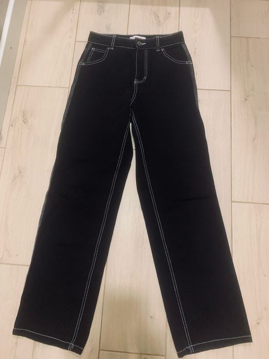 Продам чорні джинси, в гарному стані.