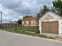 Продаж будинку в центрі смт Саврань