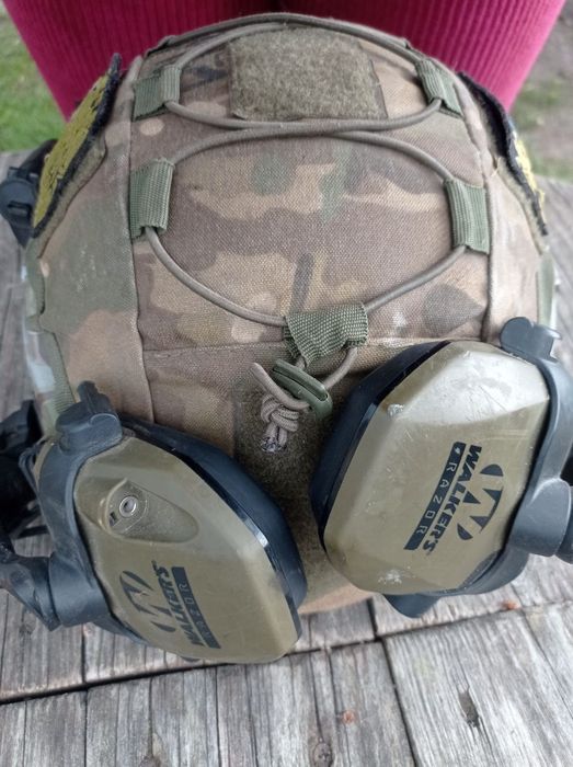 Продам шолом і бронік