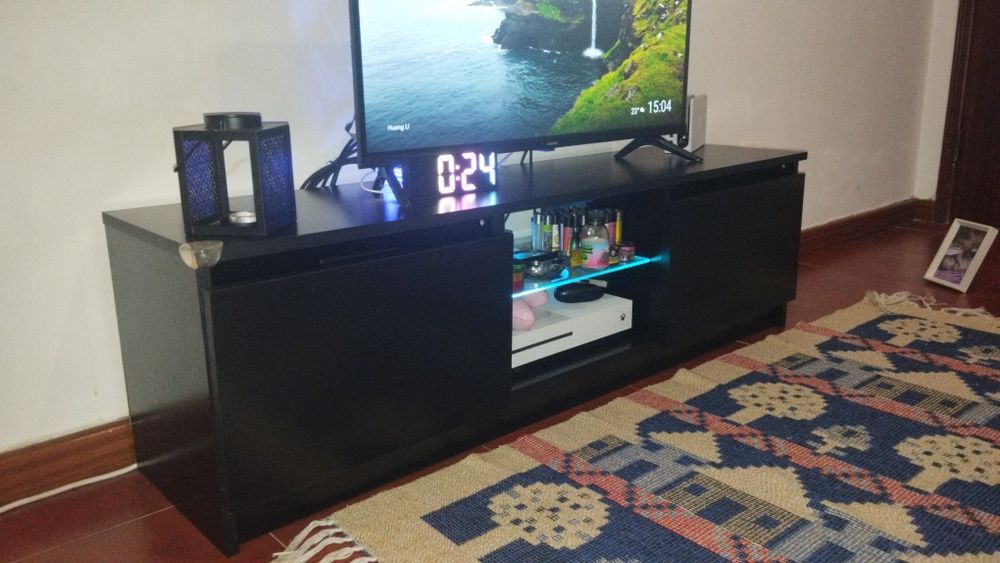Aparado TV Preto c/ Led RGB