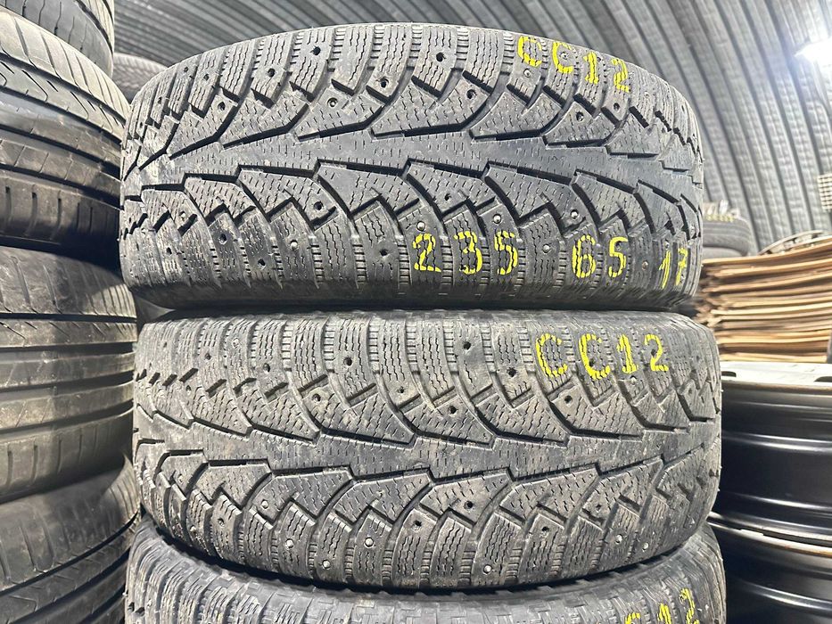 Б/у 235/65 R17 Nokian Hakkapeliitta 5  6 мм  CC12-07