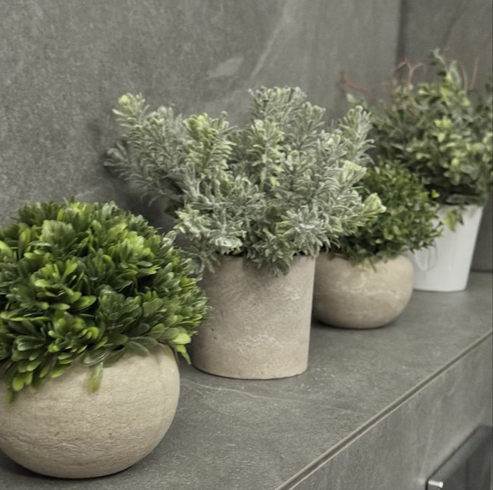 Sztuczne rosliny 4 szt w doniczkach