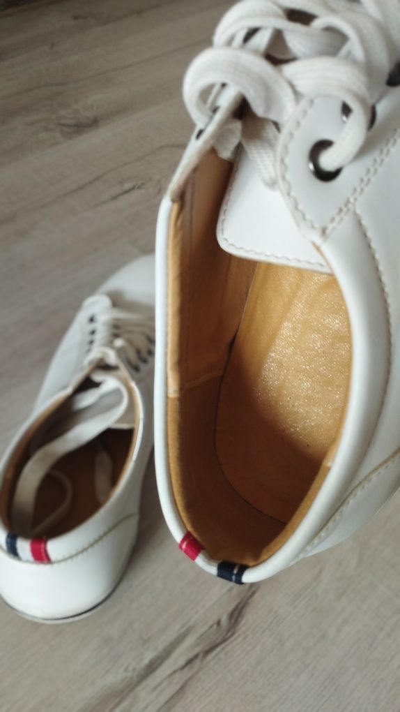Продам мужские спортивные туфли, мокасины.КОЖА. Размер 40 -41.