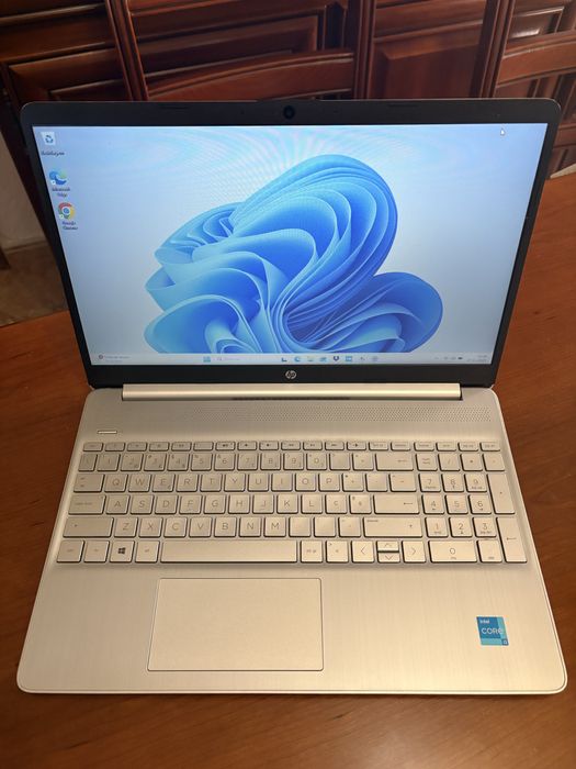 Portátil HP i3 11th Gen 8GB/128GB Nvme