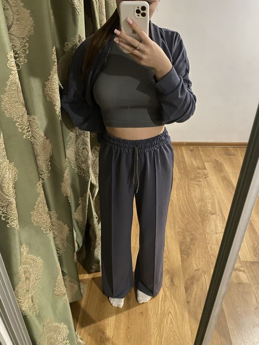 Спортивний костюм на весну/осінь