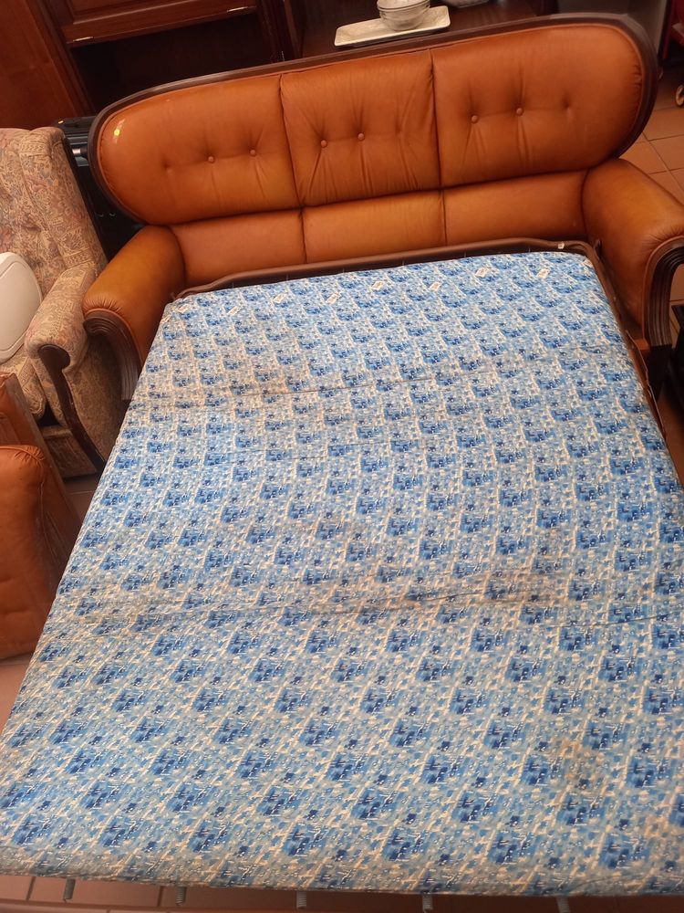 Sofa de pele com cama