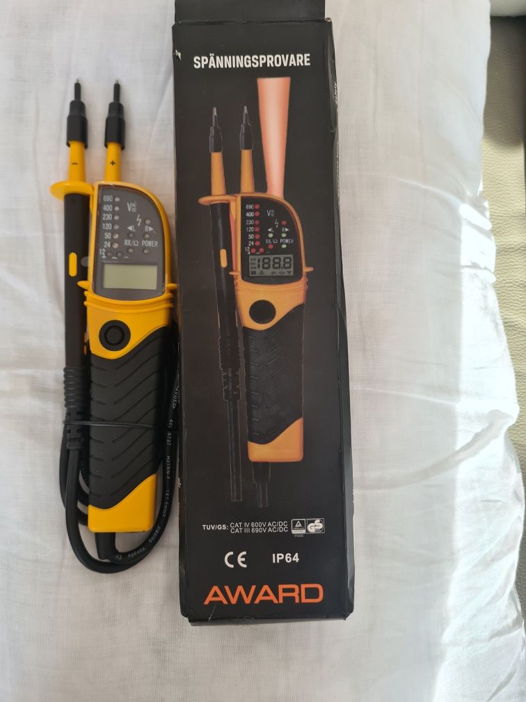 Miernik dwubiegunowy cyfrowy elektroniczny award.