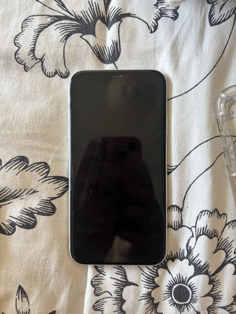 iPhone 11 64g branco