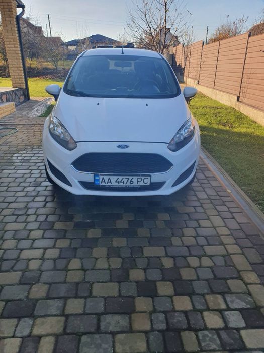 Авто Ford fiesta 2016