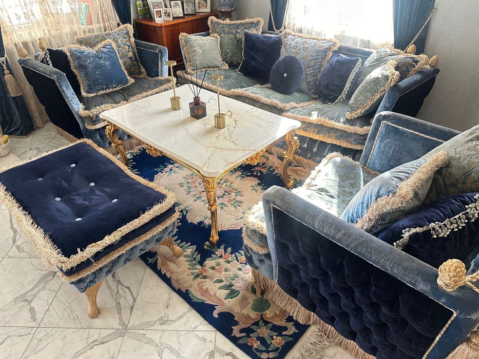 Італійські м’які меблі (дерево, бархатна оббивка, італійські тканини)