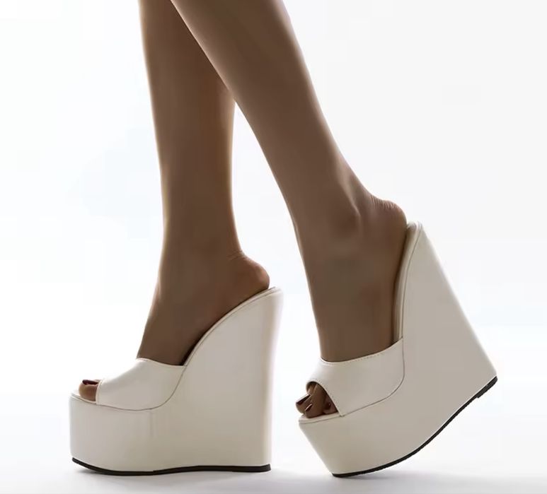 Мюли мюлі на платформе на танкетке сабо танкетці, шльопки босоніжки