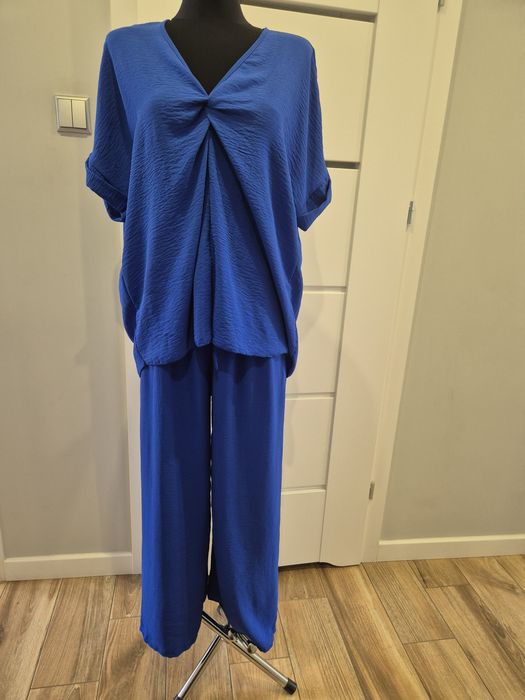 Nowy bez metki letni habrowy granatowy kostium  Xl bluzka i spodnie