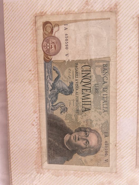 Lote de 10 notas de Inglaterra Bélgica Itália, Jugoslavia etc