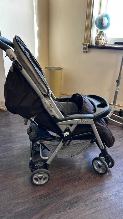 Продам легкую и компактную прогулочную коляску Peg-Perego Air (Италия)