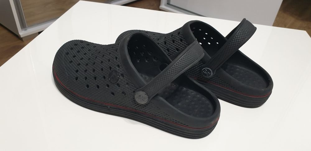 Kapcie z pianki, klapki 39