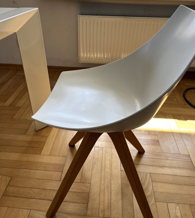 Stół biały, szklany do salonu, rozkładany wraz z krzesłami 6-10 osób