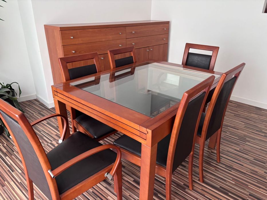 Conjunto Mesa e Cadeiras Sala de Jantar em Cerejeira
