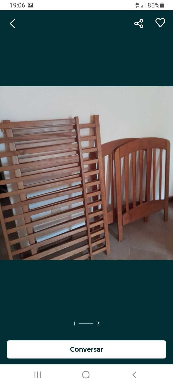 Cama de bebé em madeira