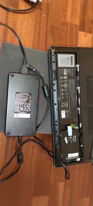 Ноутбук Dell Precision 7710 17.3 FullHD I7-6820HQ RAM-16Gb SSD AMD 2gb