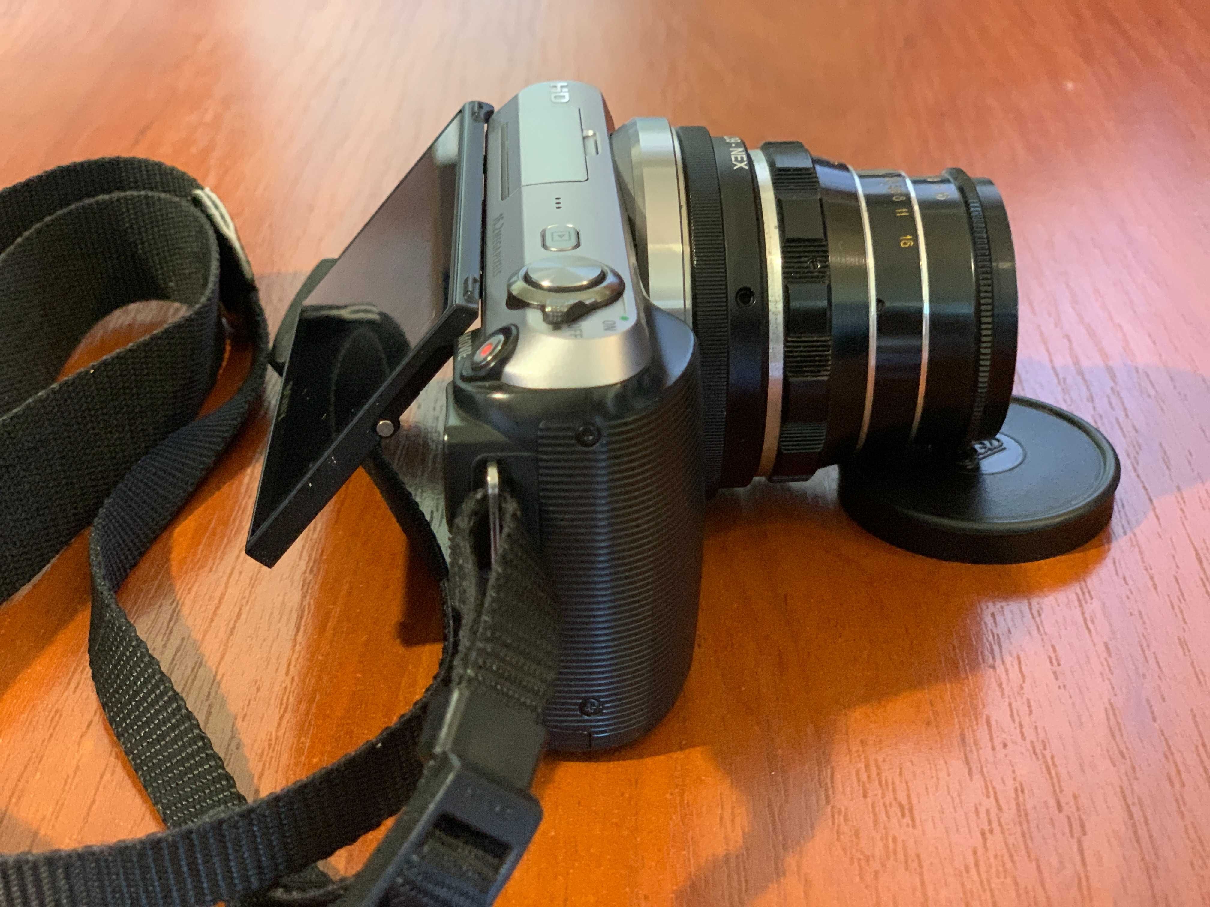 Компактная камера Sony NEX C3, 16Мп, 53мм F2.8 + вспышка и сумка