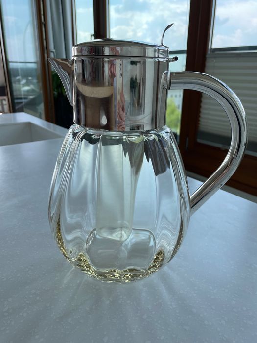 Dzban ze szkła z platerem