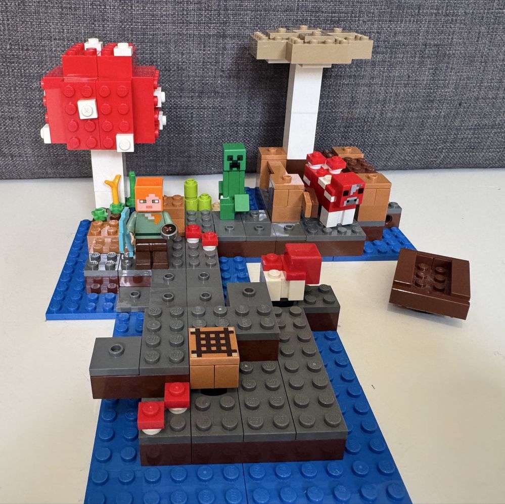 LEGO Minecraft 21129 Grzybowa wyspa, komplet z instrukcją