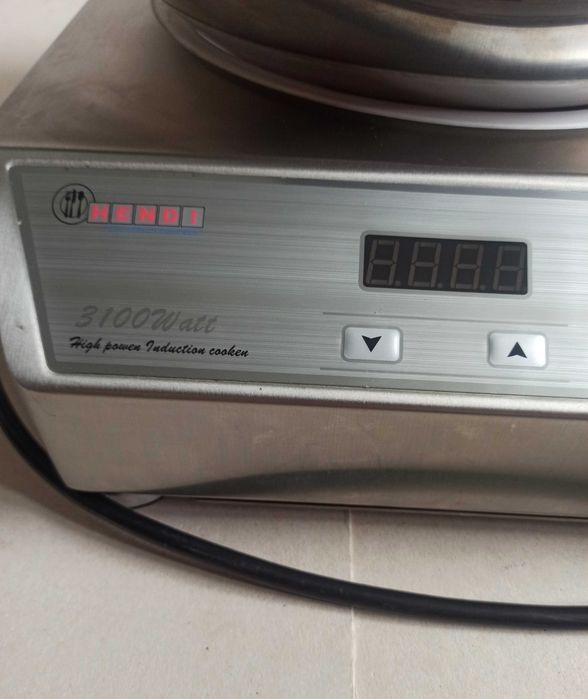 Kuchenka indukcyjna Hendi 3100W + patelnia