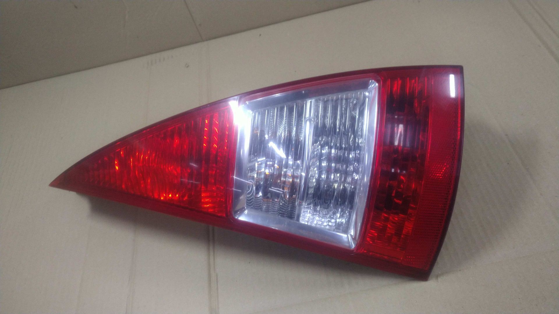 / Citroen C3 I lampa lewa tylna