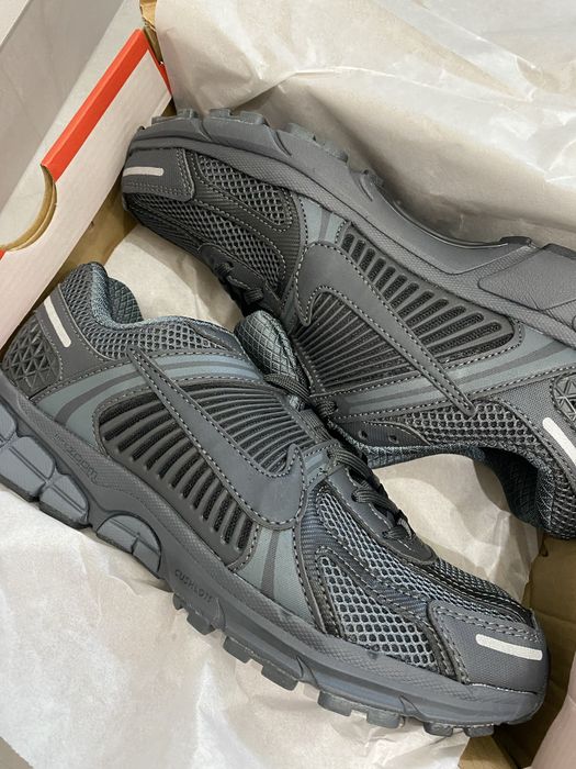 Nike VOMERO 5. Розмір 44.5- 28.5-29см