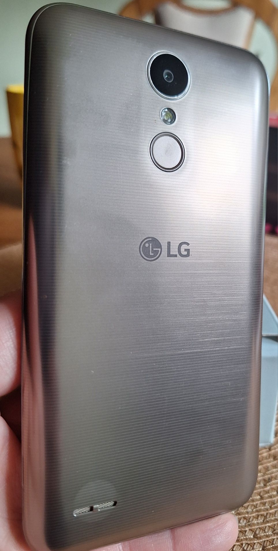 Android LG-M250E