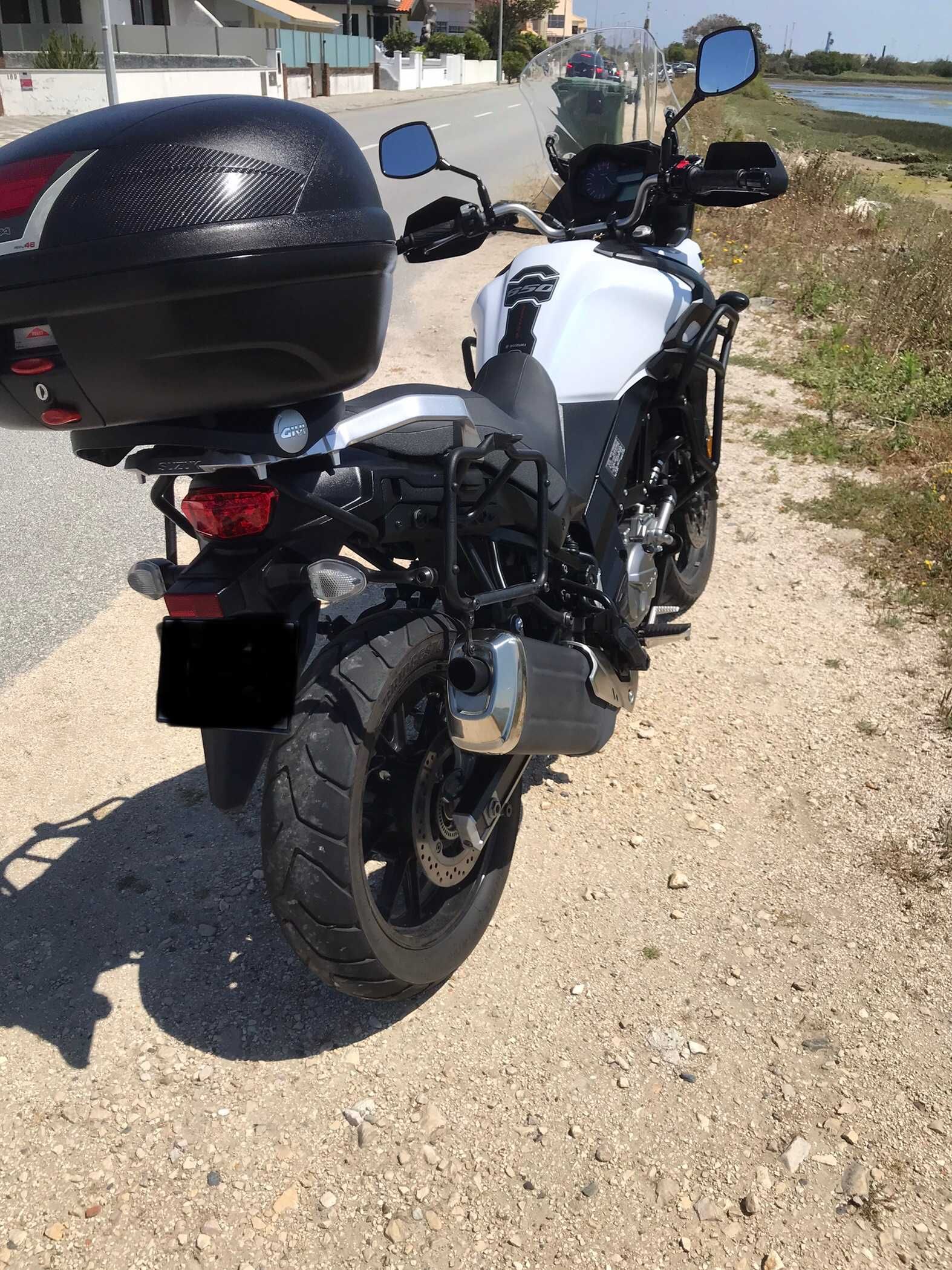 Suzuki V-Strom 650