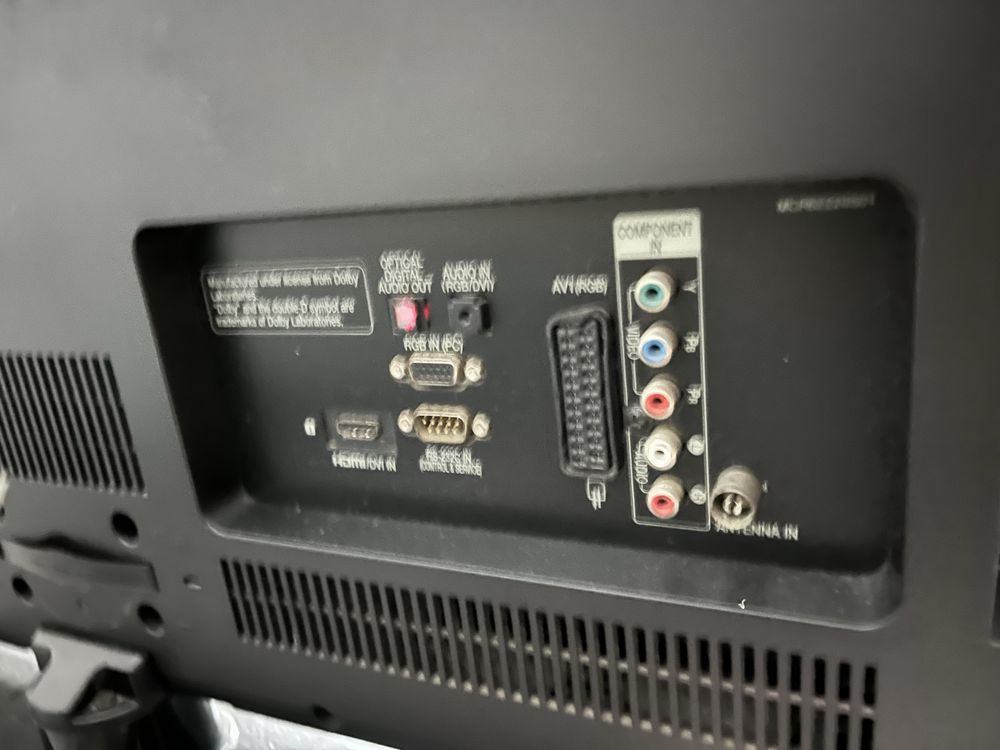 Suporte + TV LG 32”