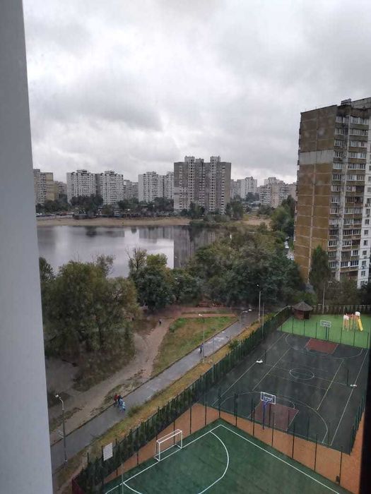 Продається 2-к.квартира по вул.Драгоманова 1(74.кв.м)