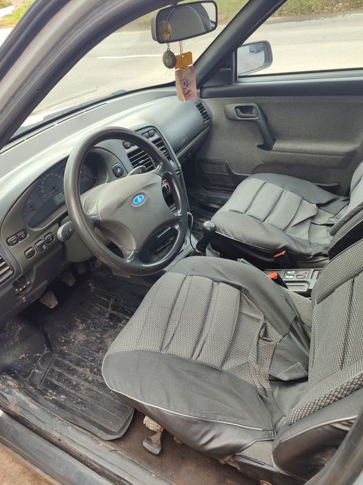 ВАЗ 2111 на повному ходу